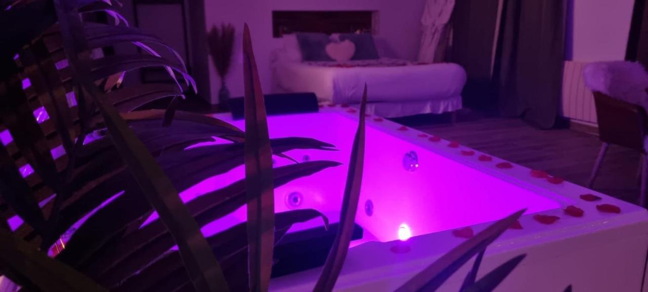 Suite De Charme Avec Jacuzzi Et Jardin Privatif Paris Au Calme Saint-Prix  Exterior photo