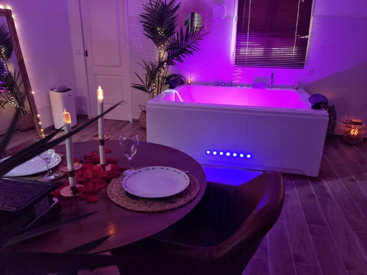 Suite De Charme Avec Jacuzzi Et Jardin Privatif Paris Au Calme Saint-Prix  Exterior photo