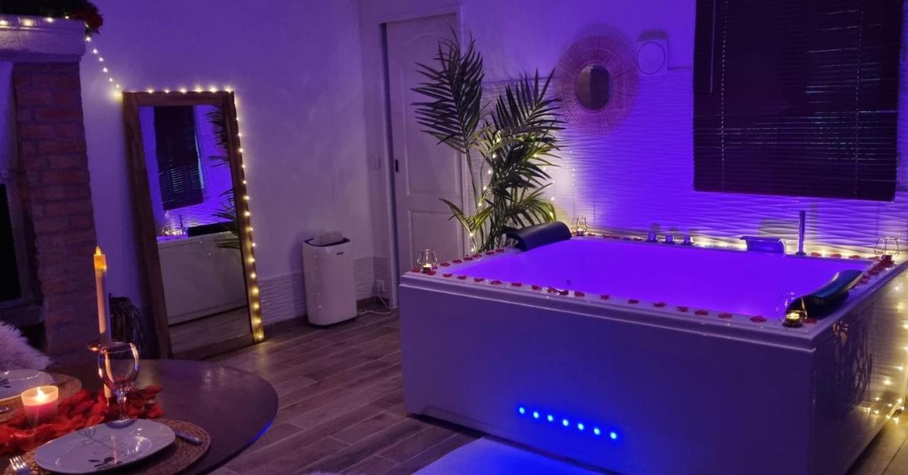 Suite De Charme Avec Jacuzzi Et Jardin Privatif Paris Au Calme Saint-Prix  Exterior photo