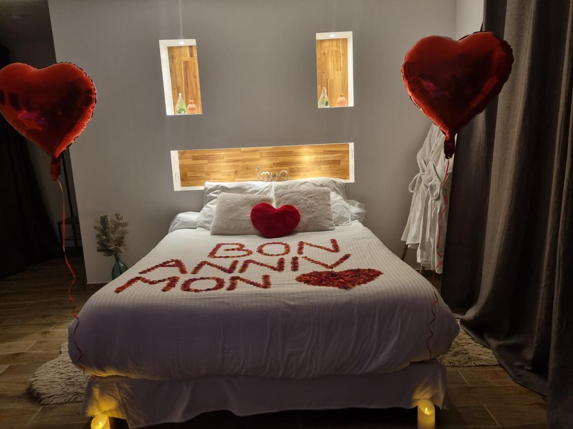 Suite De Charme Avec Jacuzzi Et Jardin Privatif Paris Au Calme Saint-Prix  Exterior photo