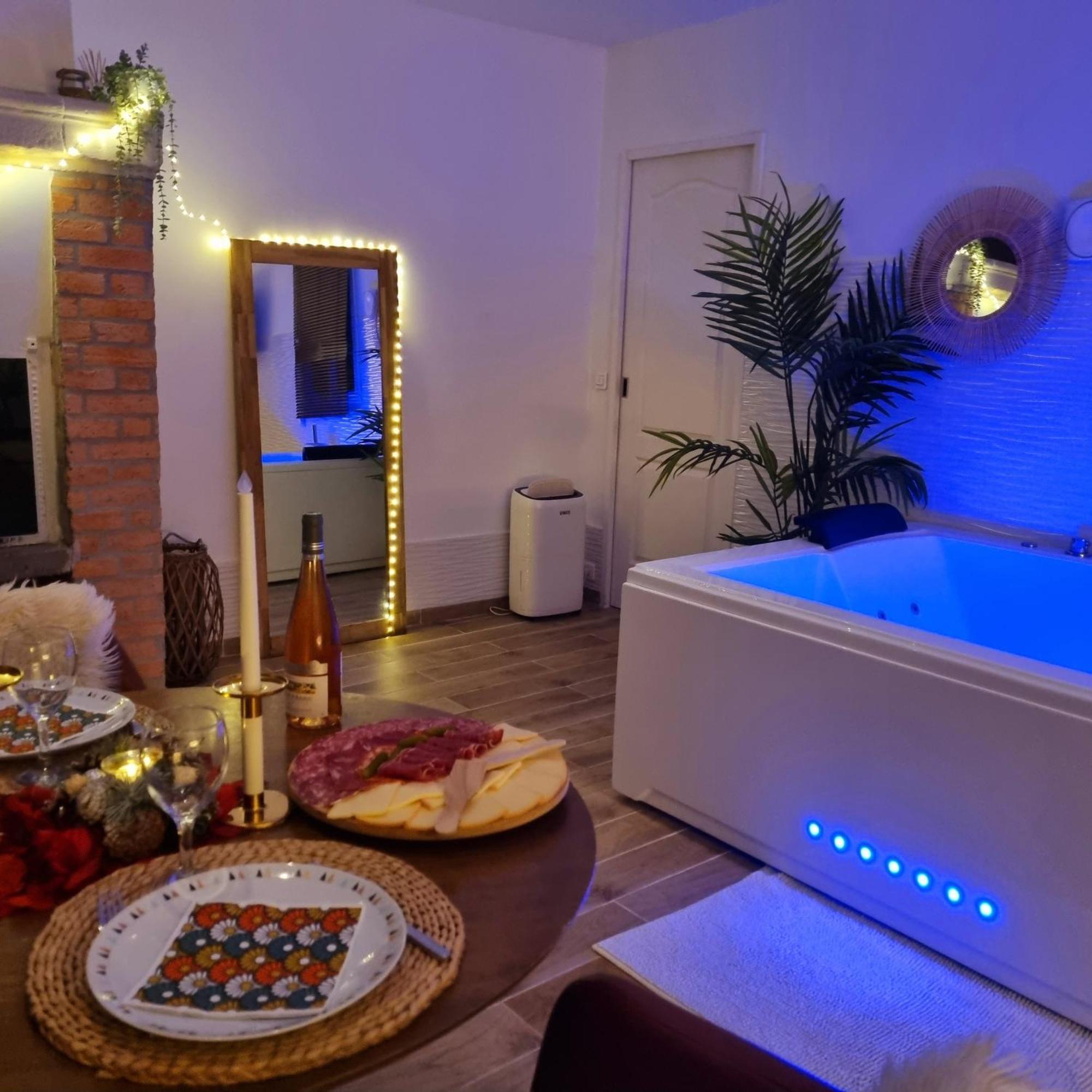 Suite De Charme Avec Jacuzzi Et Jardin Privatif Paris Au Calme Saint-Prix  Exterior photo