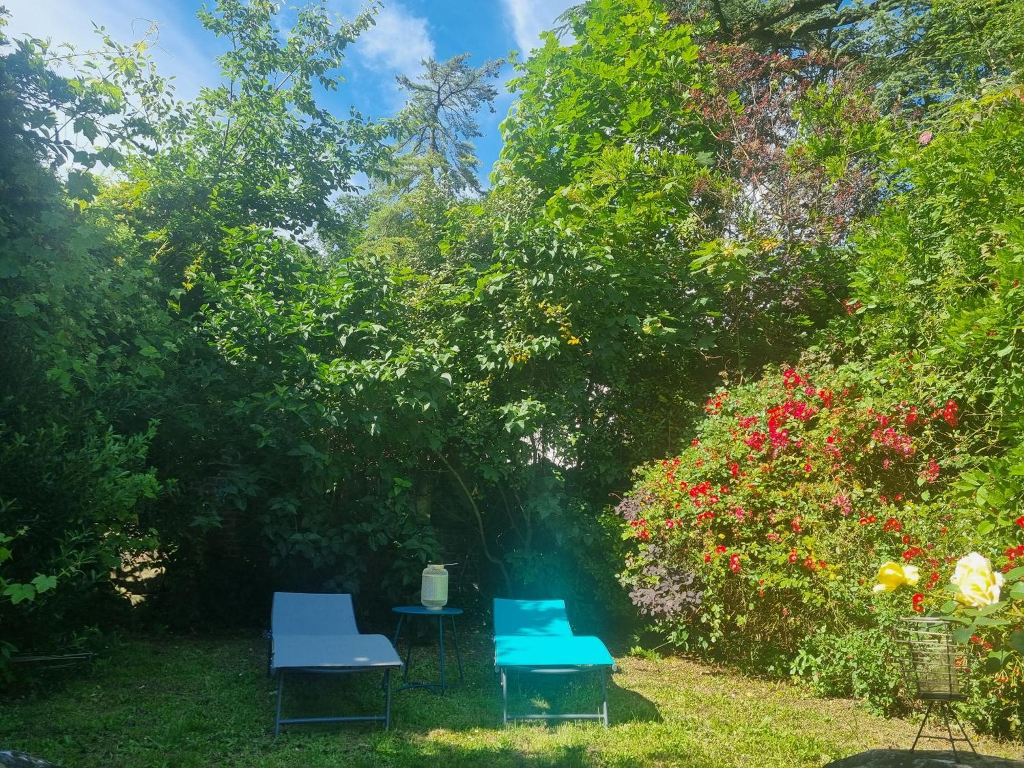 Suite De Charme Avec Jacuzzi Et Jardin Privatif Paris Au Calme Saint-Prix  Exterior photo