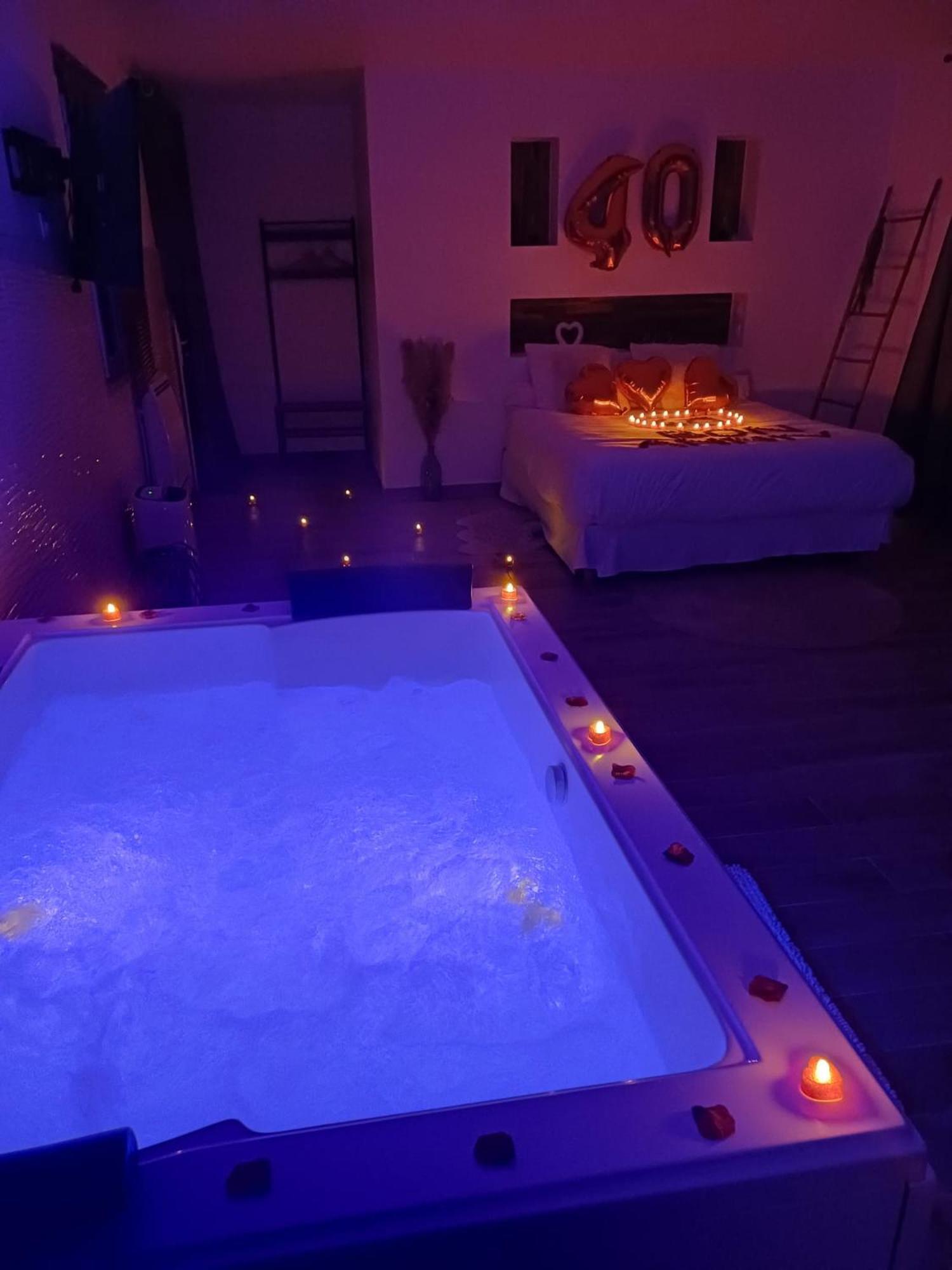Suite De Charme Avec Jacuzzi Et Jardin Privatif Paris Au Calme Saint-Prix  Exterior photo